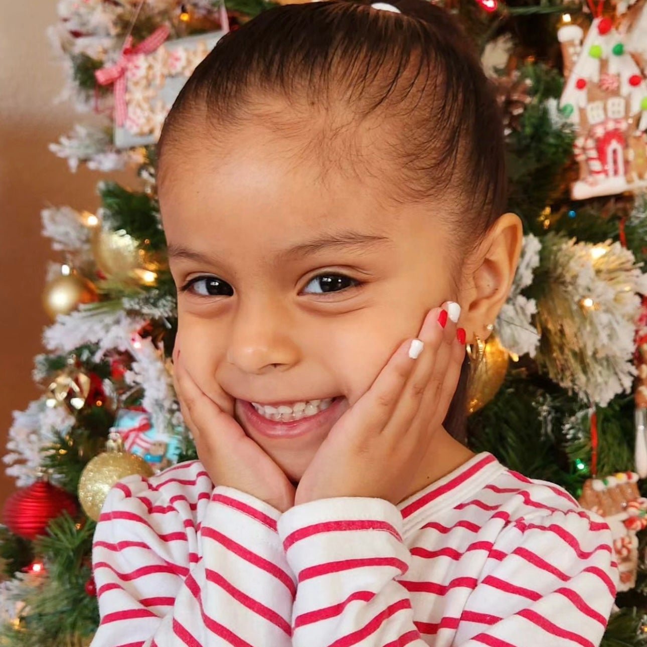 Scented Candy Cane Craze Gift Set - Kids Non-toxic Nail Polish