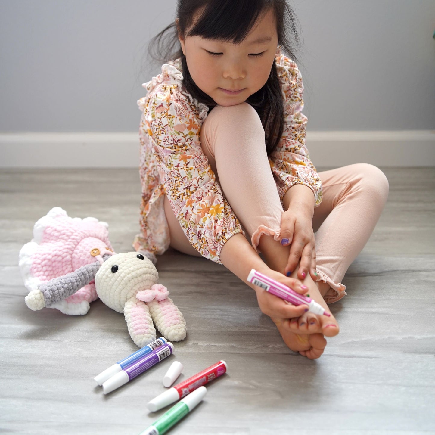 Piggy Pen Display – 25 Pen Polishes - Wholesale